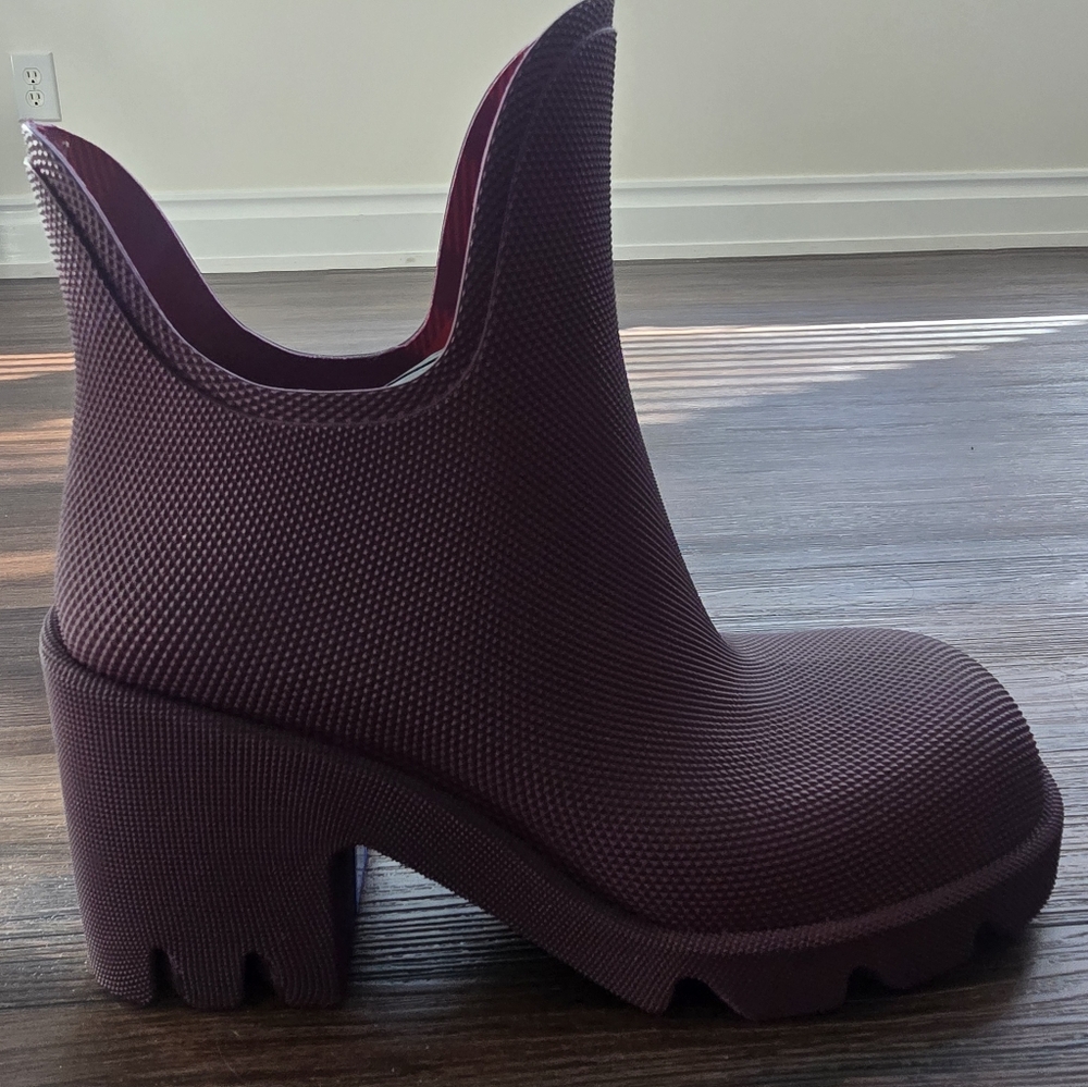 Burberry Women's "Marsh Heel"Heels Rain Boots Size EU 38 or US 8